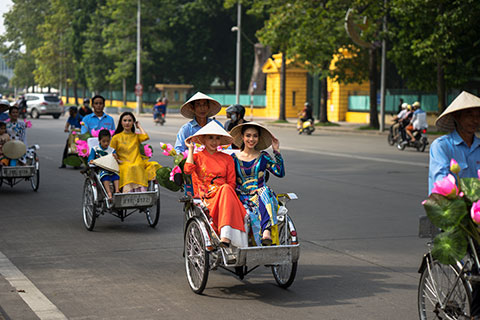 Special Tour: Hanoi Captital, the city of lakes, boulevards and open parks