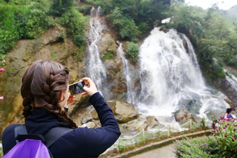Sapa Tour: Cat Cat, Silver Waterfall, Love Waterfall and transfer by Bus