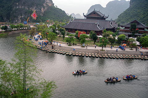 Tour du lịch thăm chùa Bái Đính - Khu sinh thái Tràng An - Hang Múa